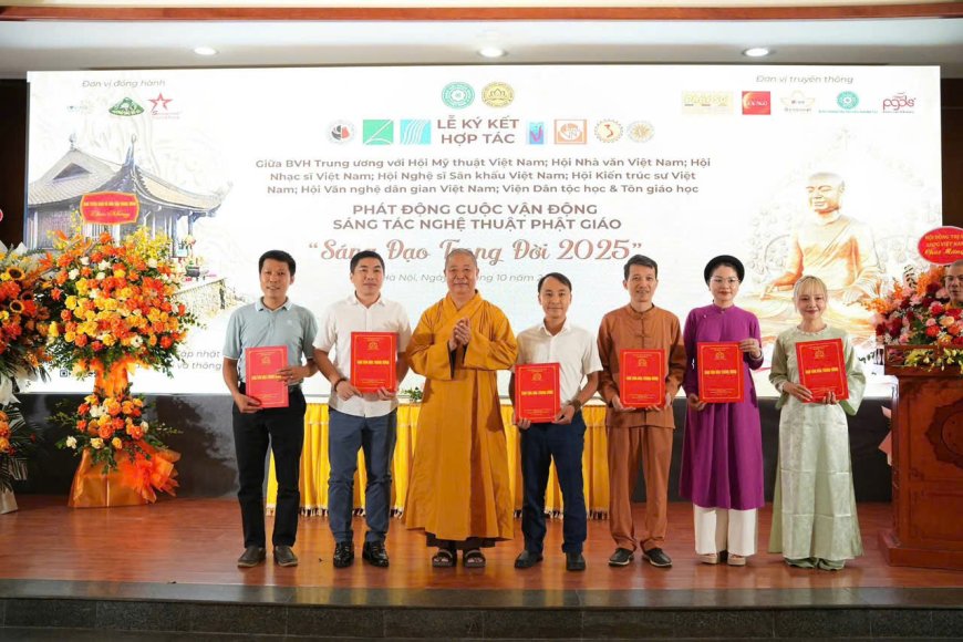 Những thành viên Hương Sắc Bồ Đề đầu tiên