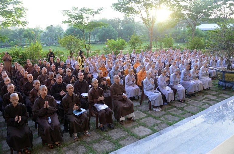 Tăng thân Hương Sắc Bồ Đề